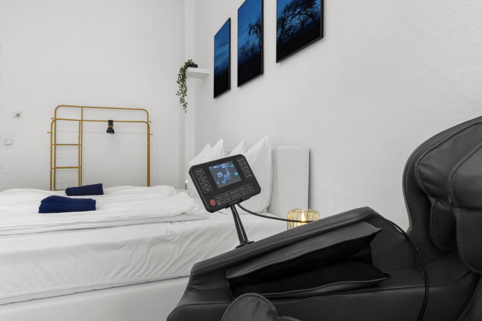 62Qm2, Massageseat, Billard-Table, King-Sized Bed Apartment Berlin Exterior photo